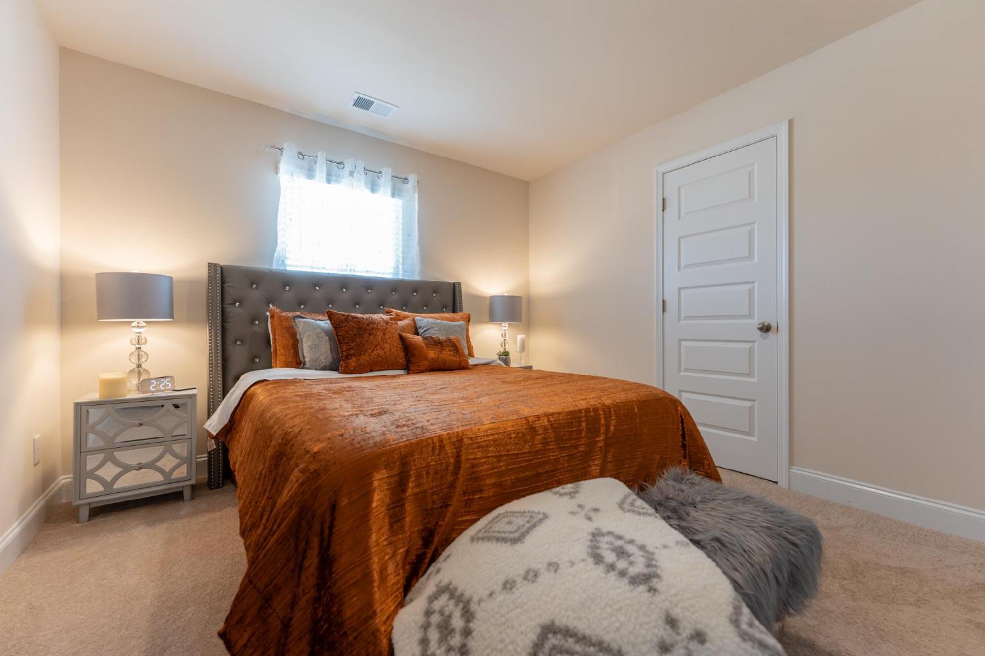 Luxury Bedroom With Private Bath Hampton Exterior photo