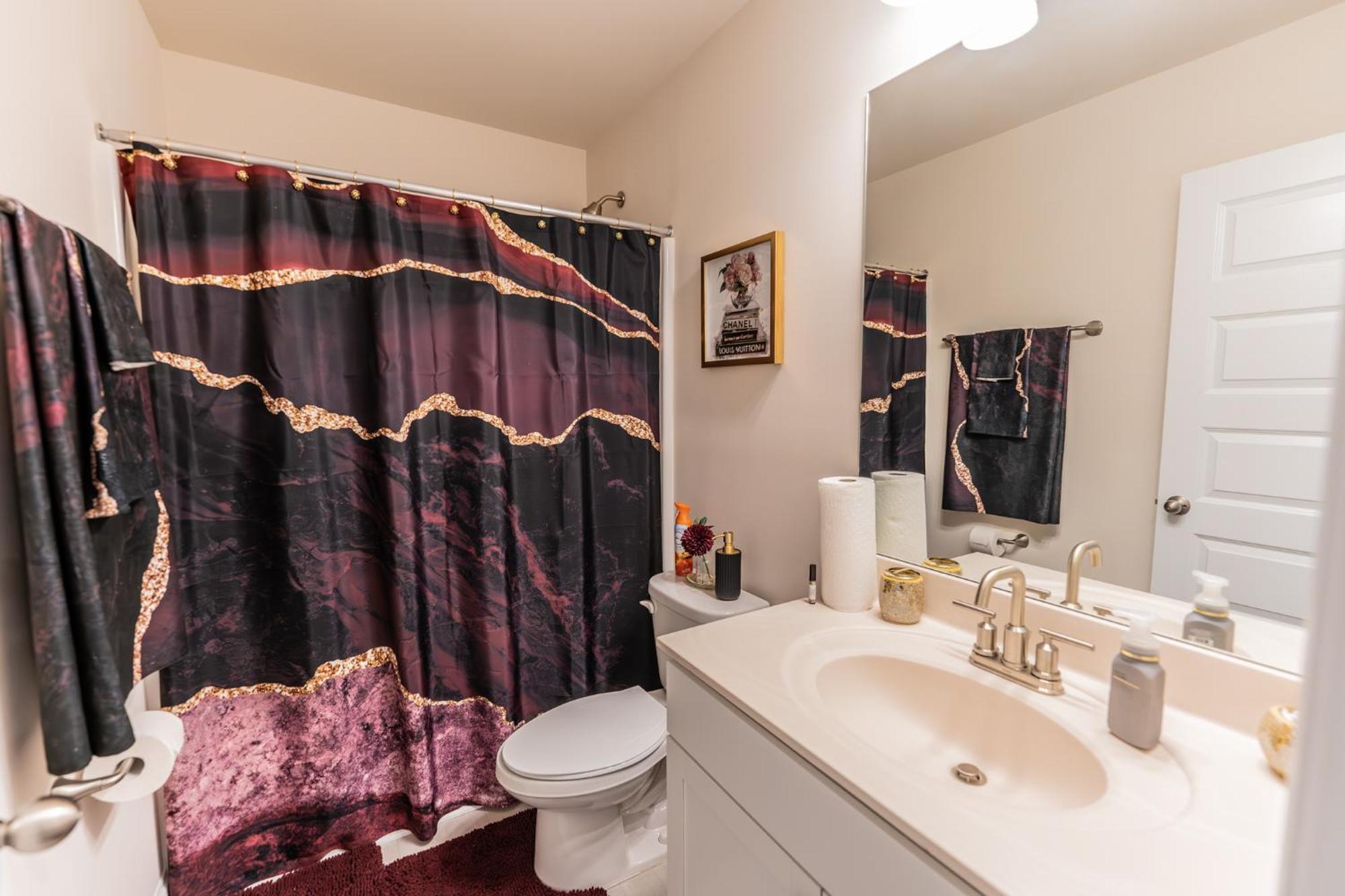 Luxury Bedroom With Private Bath Hampton Exterior photo