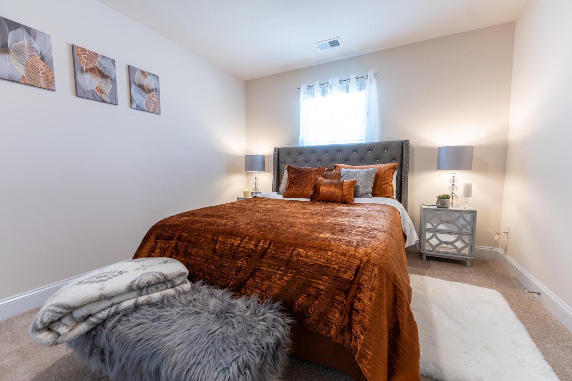 Luxury Bedroom With Private Bath Hampton Exterior photo