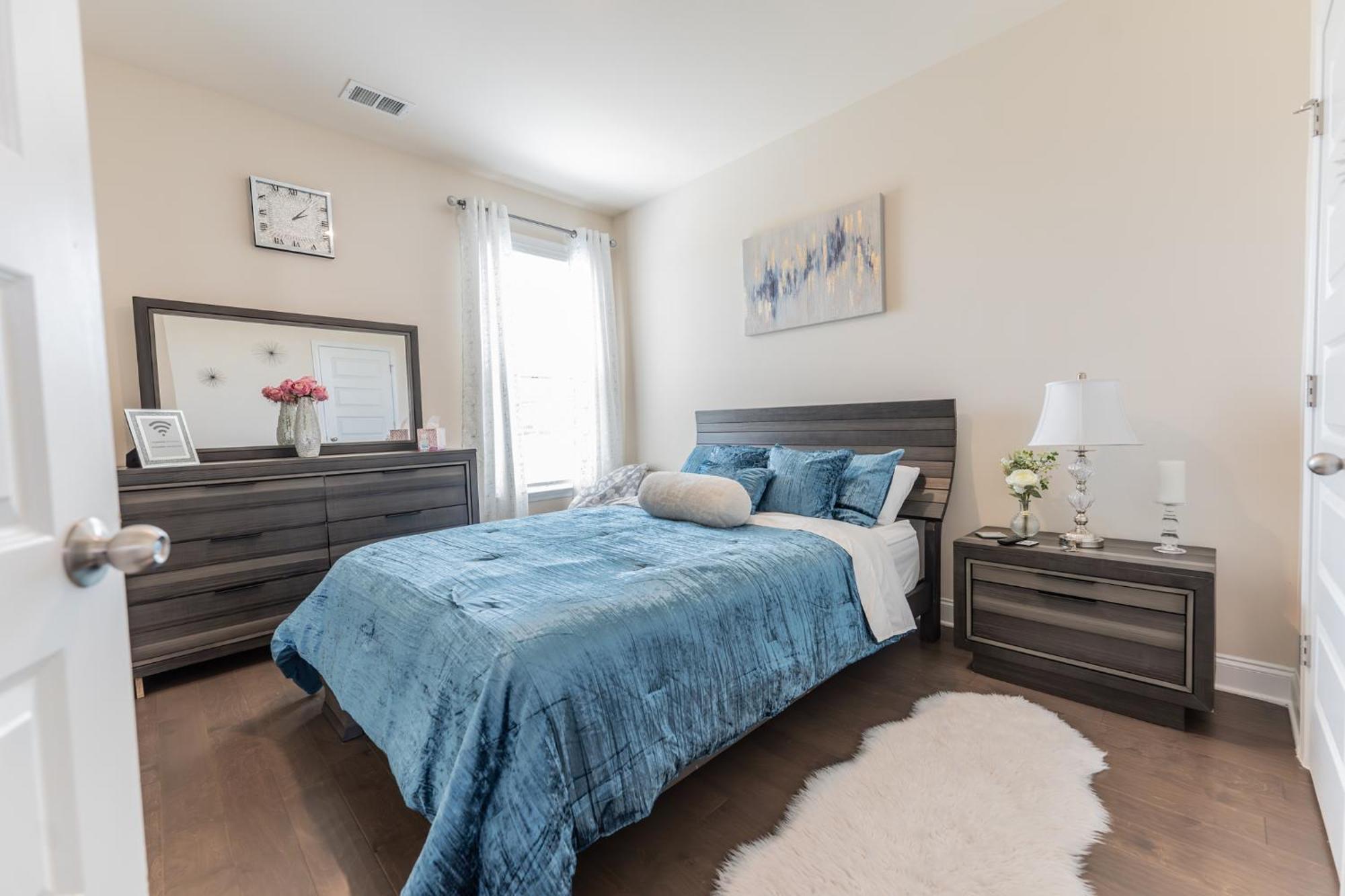 Luxury Bedroom With Private Bath Hampton Exterior photo